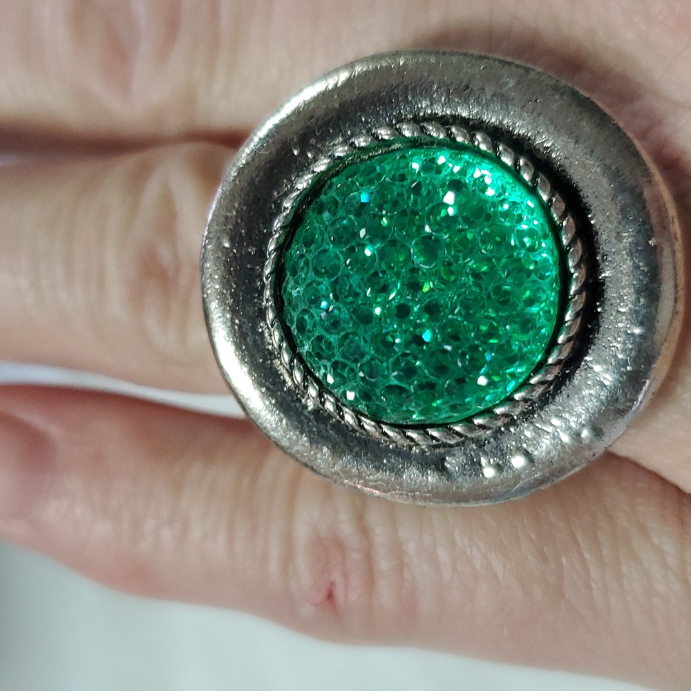 Green star‎ dust stretch ring
